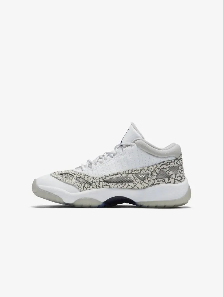 Кроссовки Air Jordan 11 Retro Low IE BG 'Cobalt' 2015 — изображение 2 из 4, белый