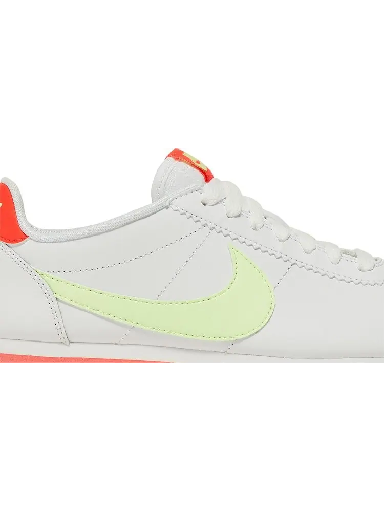 Кроссовки Nike Wmns Classic Cortez Leather 'Volt Flash Crimson' — изображение 2 из 8, белый