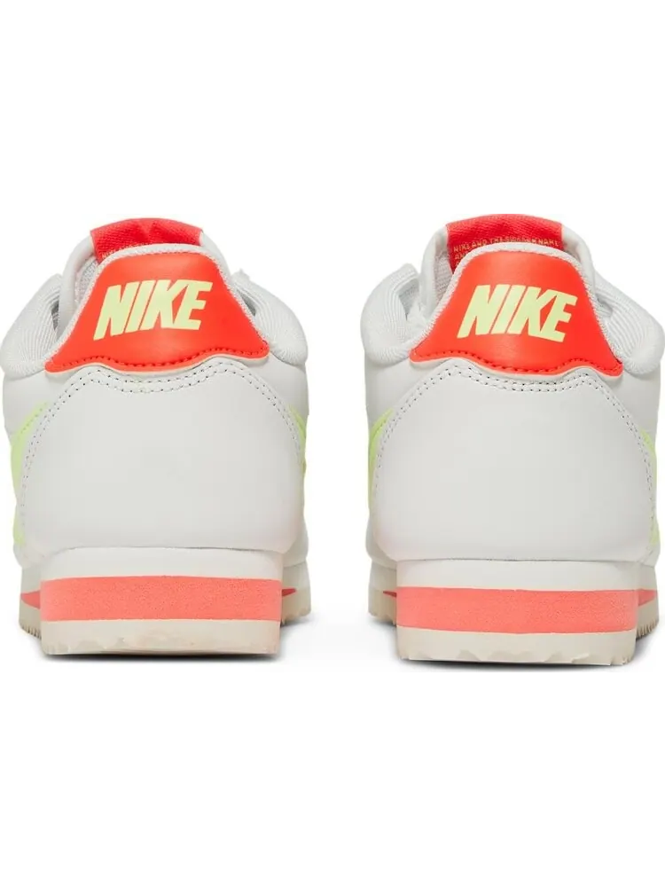 Кроссовки Nike Wmns Classic Cortez Leather 'Volt Flash Crimson' — изображение 6 из 8, белый
