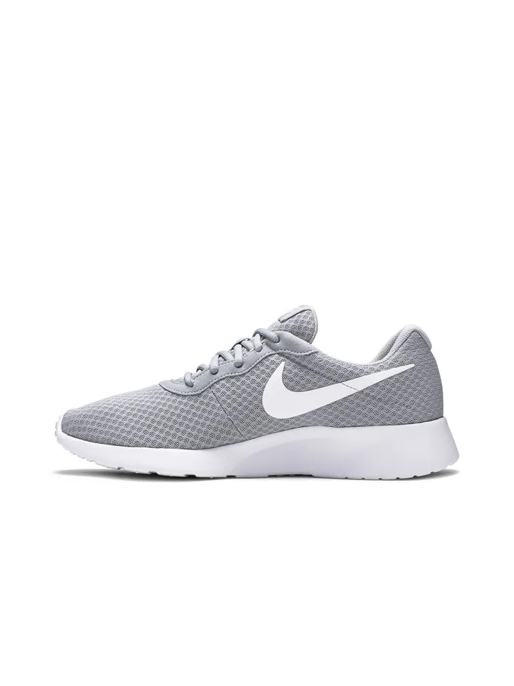 Кроссовки Nike Tanjun 'Wolf Grey' — изображение 3 из 4, серый