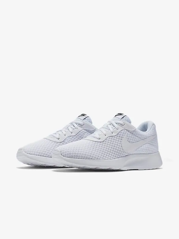 Кроссовки Nike Wmns Tanjun 'White' — изображение 2 из 4, белый