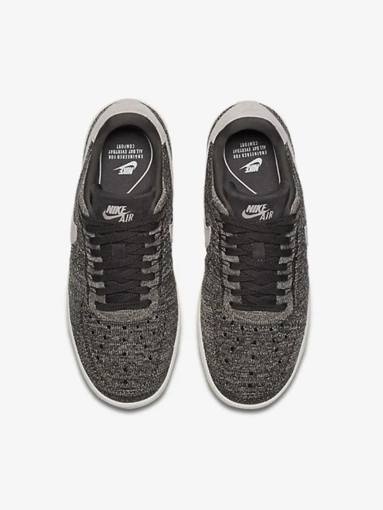 Кроссовки Nike Wmns Air Force 1 Flyknit Low — изображение 2 из 6, серый