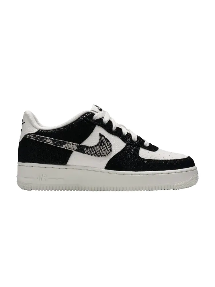 Кроссовки Nike Air Force 1 Low LV8 GS 'Snakeskin' — изображение 1 из 9, белый/черный