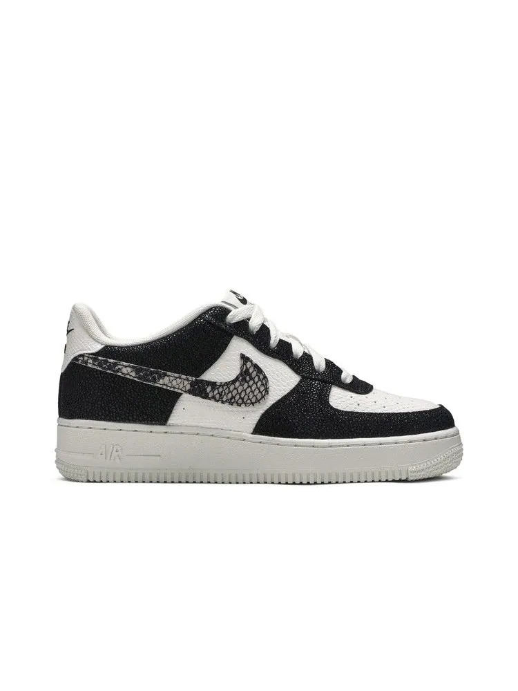 Кроссовки Nike Air Force 1 Low LV8 GS 'Snakeskin' — изображение 2 из 9, белый/черный
