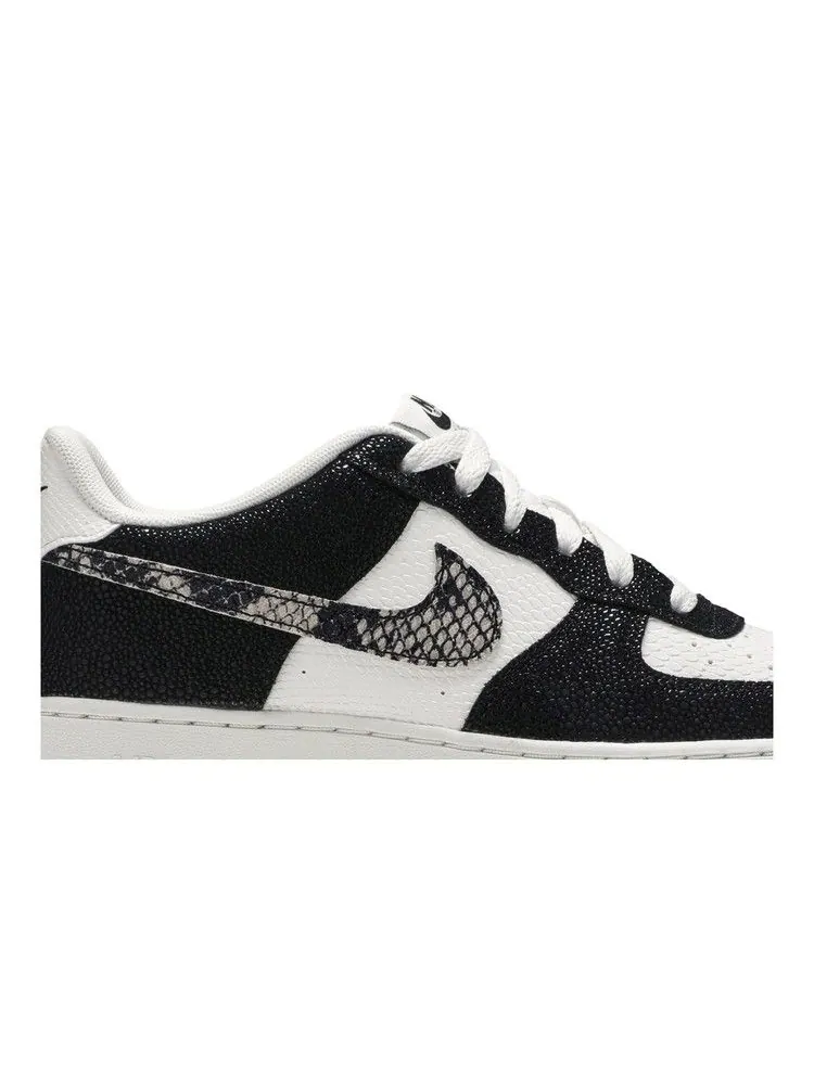 Кроссовки Nike Air Force 1 Low LV8 GS 'Snakeskin' — изображение 3 из 9, белый/черный