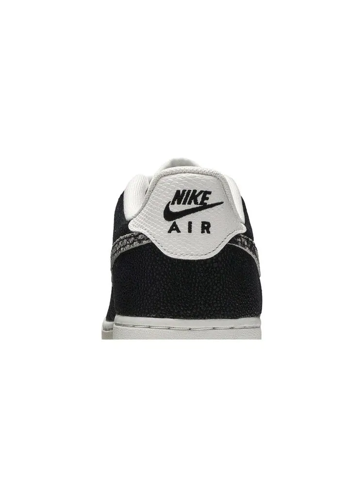 Кроссовки Nike Air Force 1 Low LV8 GS 'Snakeskin' — изображение 8 из 9, белый/черный