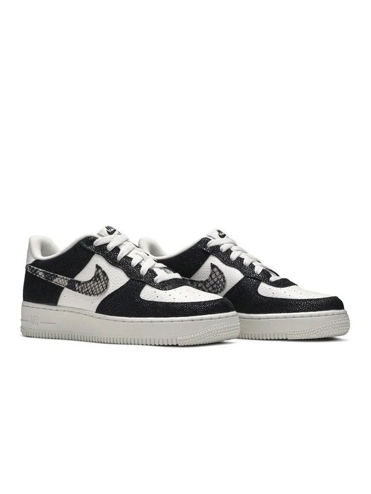 Кроссовки Nike Air Force 1 Low LV8 GS 'Snakeskin' — изображение 9 из 9, белый/черный