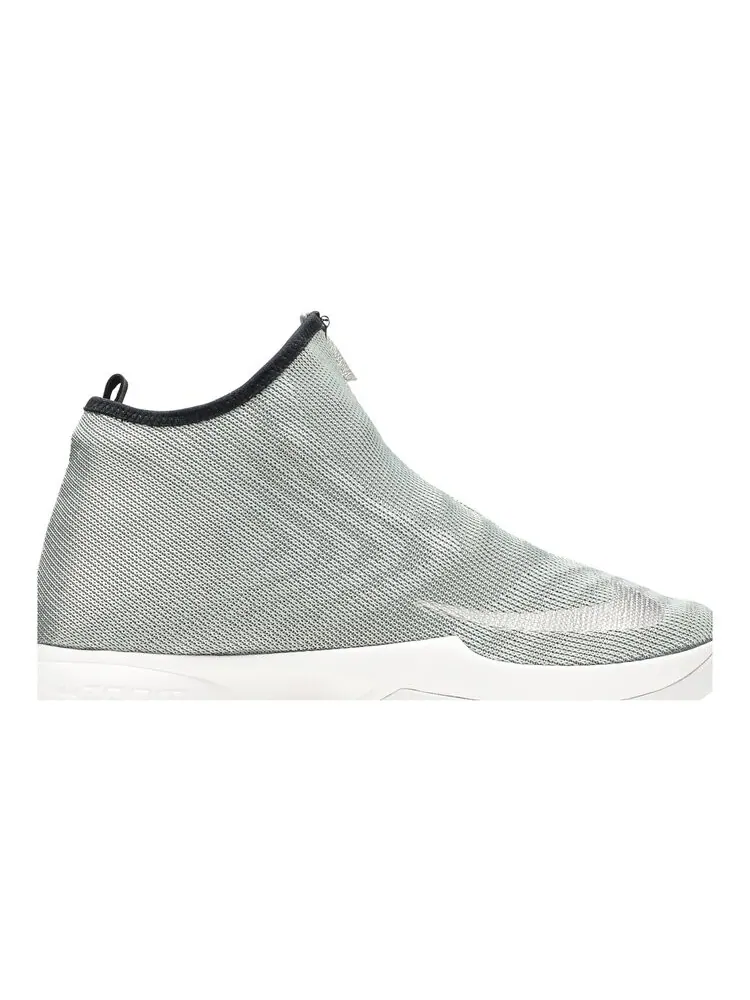 Кроссовки Nike Zoom Kobe Icon 'Metallic Silver' — изображение 2 из 4, серебряный
