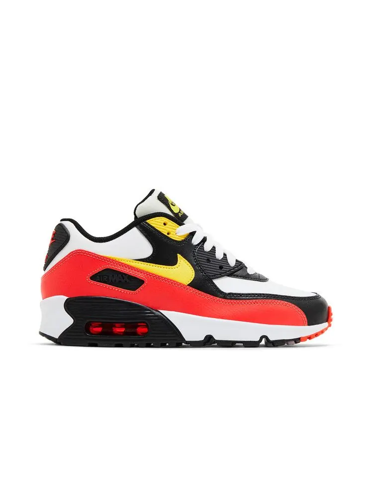 Кроссовки Nike Air Max 90 Leather GS 'Chrome Yellow Black Crimson' — изображение 2 из 9