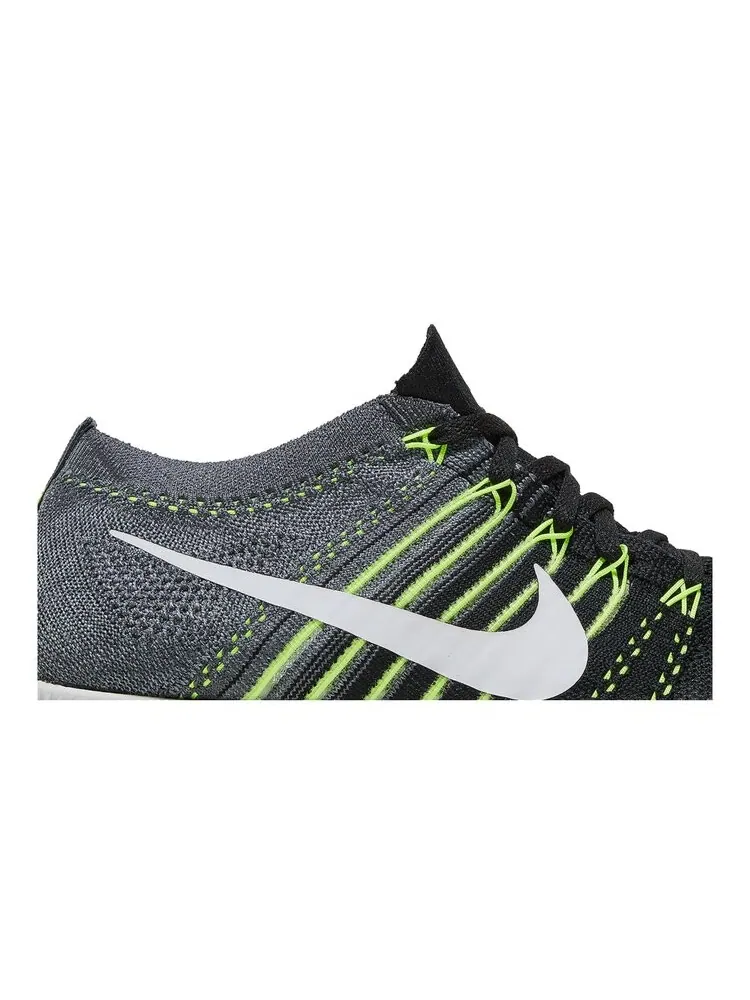 Кроссовки Nike Zoom Flyknit Streak 'Grey Volt' — изображение 2 из 4, серый