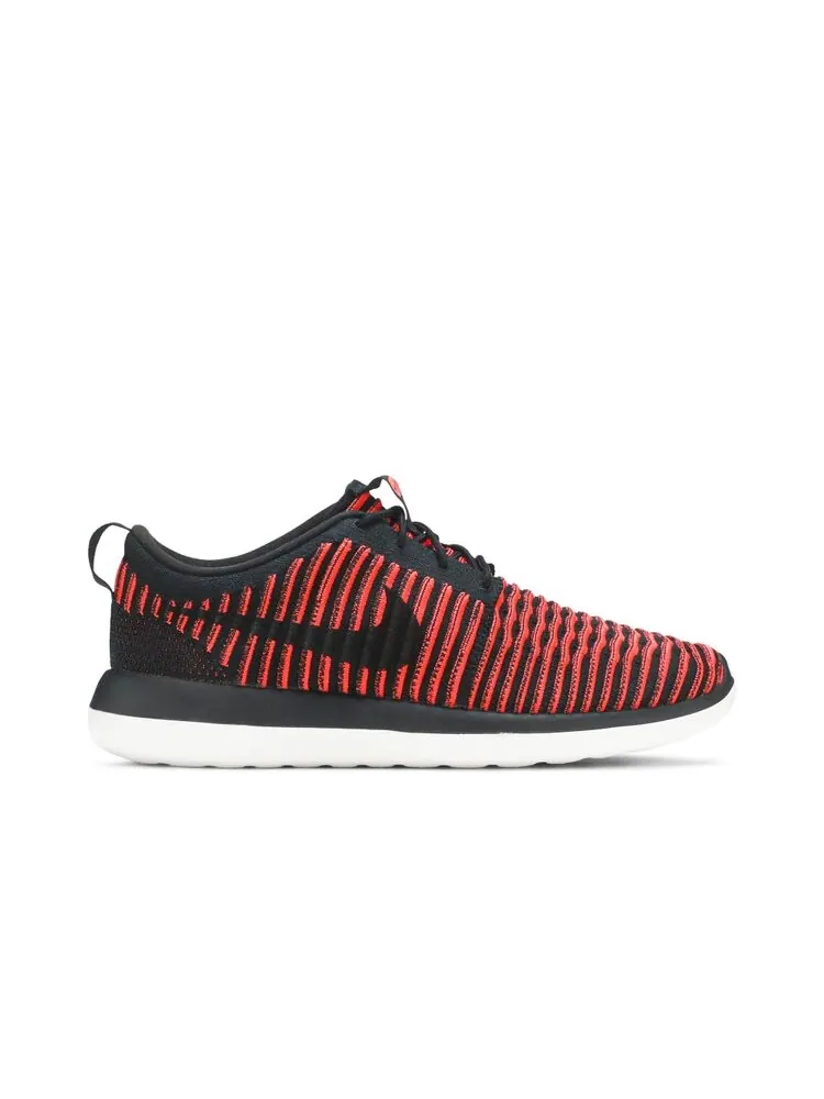 Кроссовки Nike Roshe Two Flyknit 'Black Bright Crimson' — изображение 1 из 4, мульти