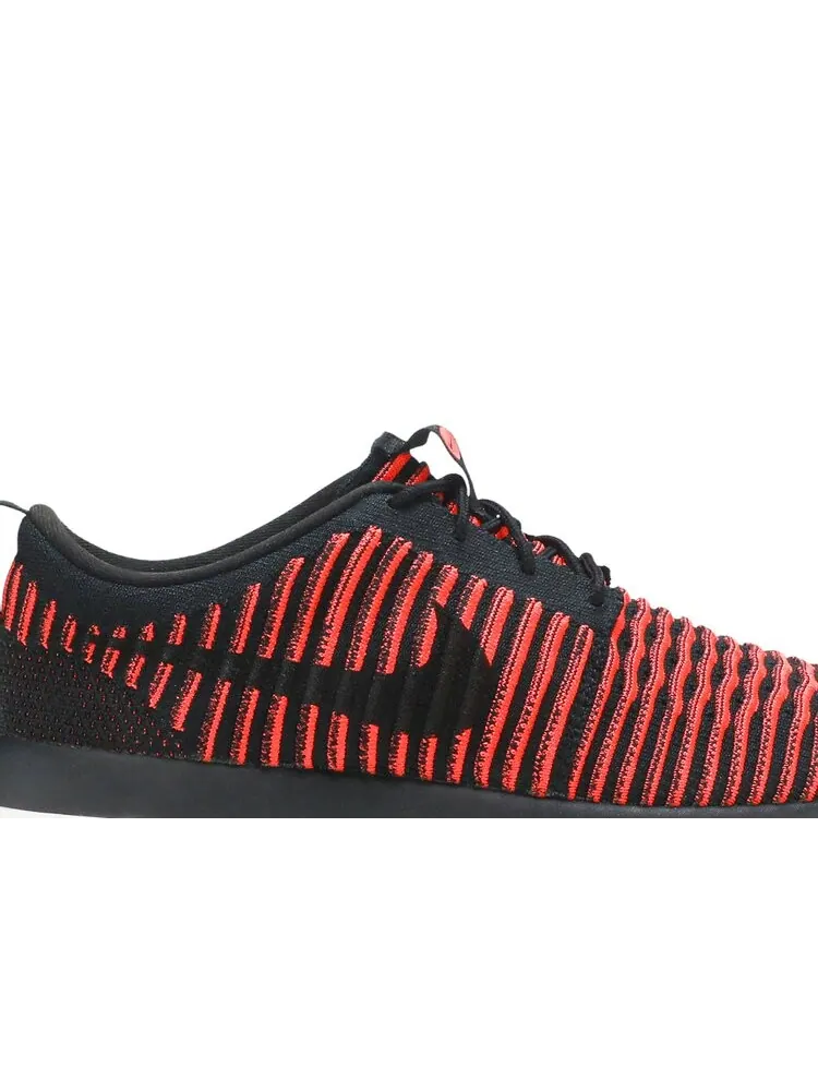 Кроссовки Nike Roshe Two Flyknit 'Black Bright Crimson' — изображение 2 из 4, мульти