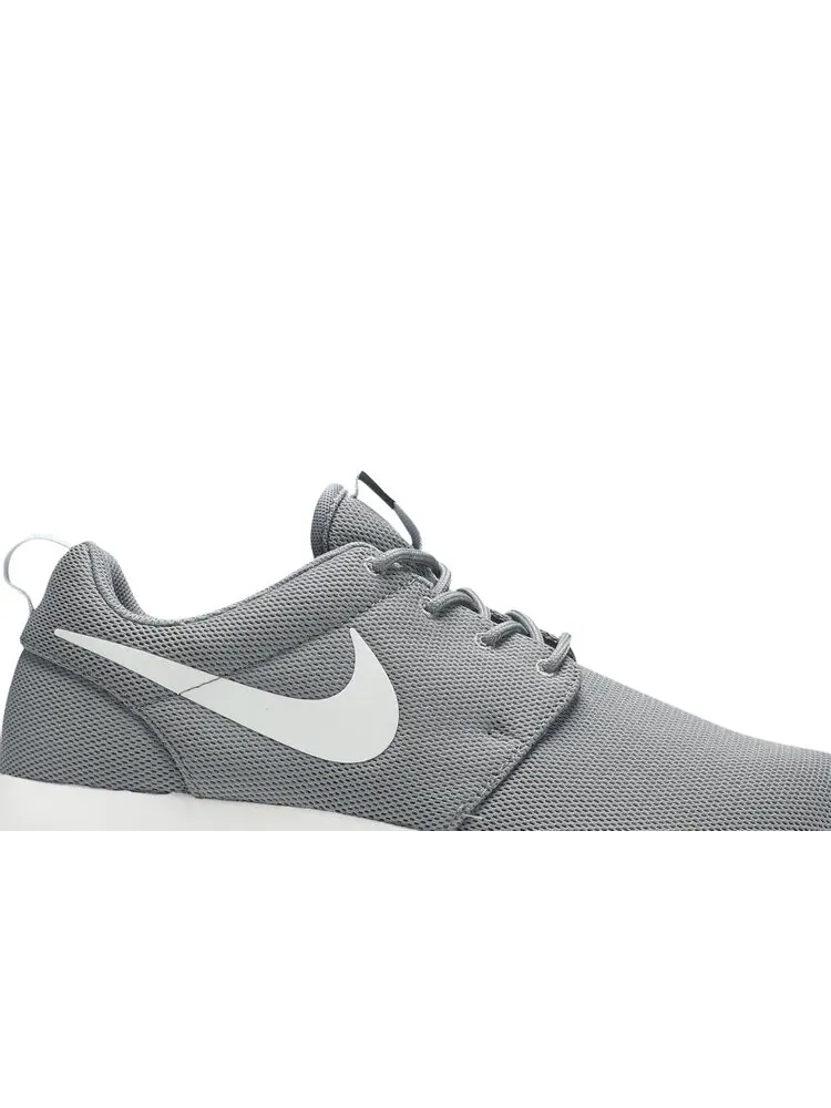 Кроссовки Nike Wmns Roshe One 'Cool Grey' — изображение 2 из 4, серый