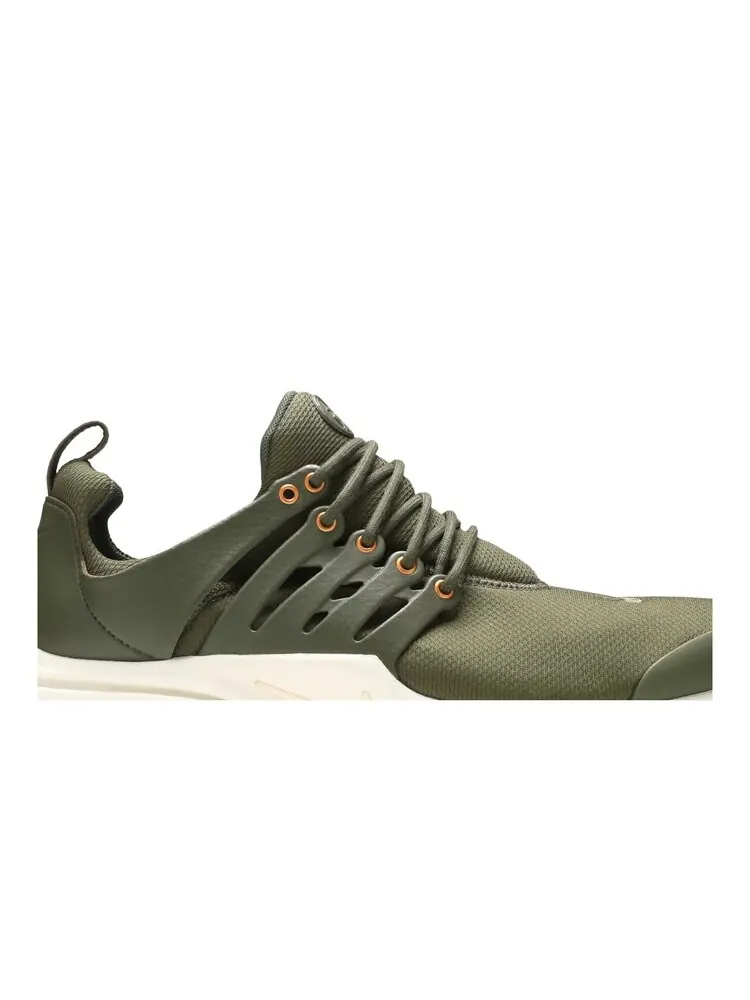 Кроссовки Nike Air Presto Premium 'Medium Olive' — изображение 2 из 4, зеленый