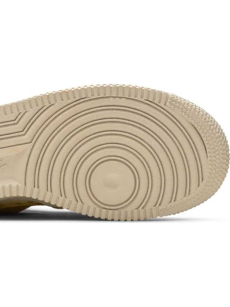 Кроссовки Nike Air Force 1 LV8 GS 'Mineral Gold' — изображение 5 из 8, желтый
