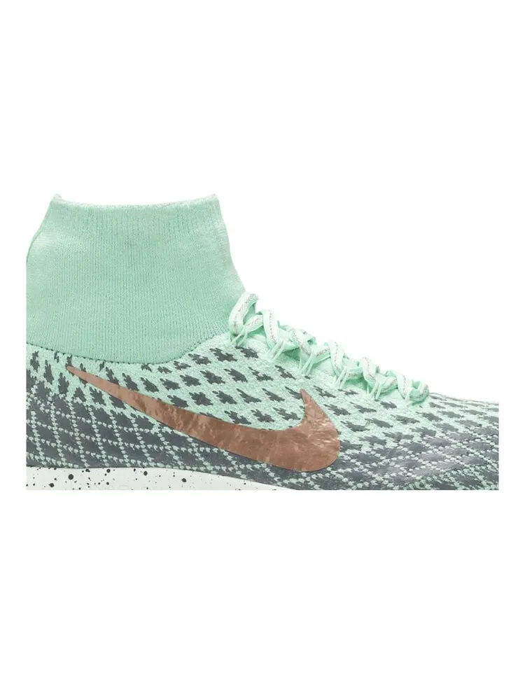 Кроссовки Nike Wmns LunarEpic Flyknit Shield — изображение 2 из 4, зеленый