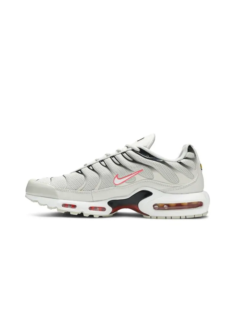 Кроссовки Nike Air Max Plus 'Light Bone' — изображение 3 из 4, черный
