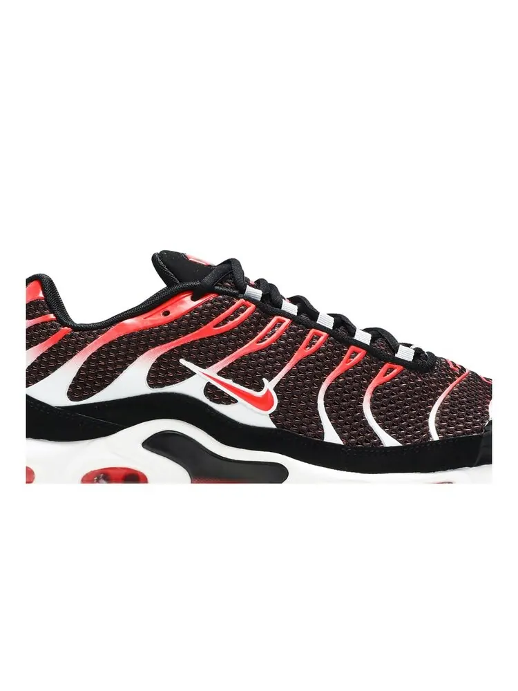 Кроссовки Nike Air Max Plus 'Hot Lava' — изображение 2 из 4, красный
