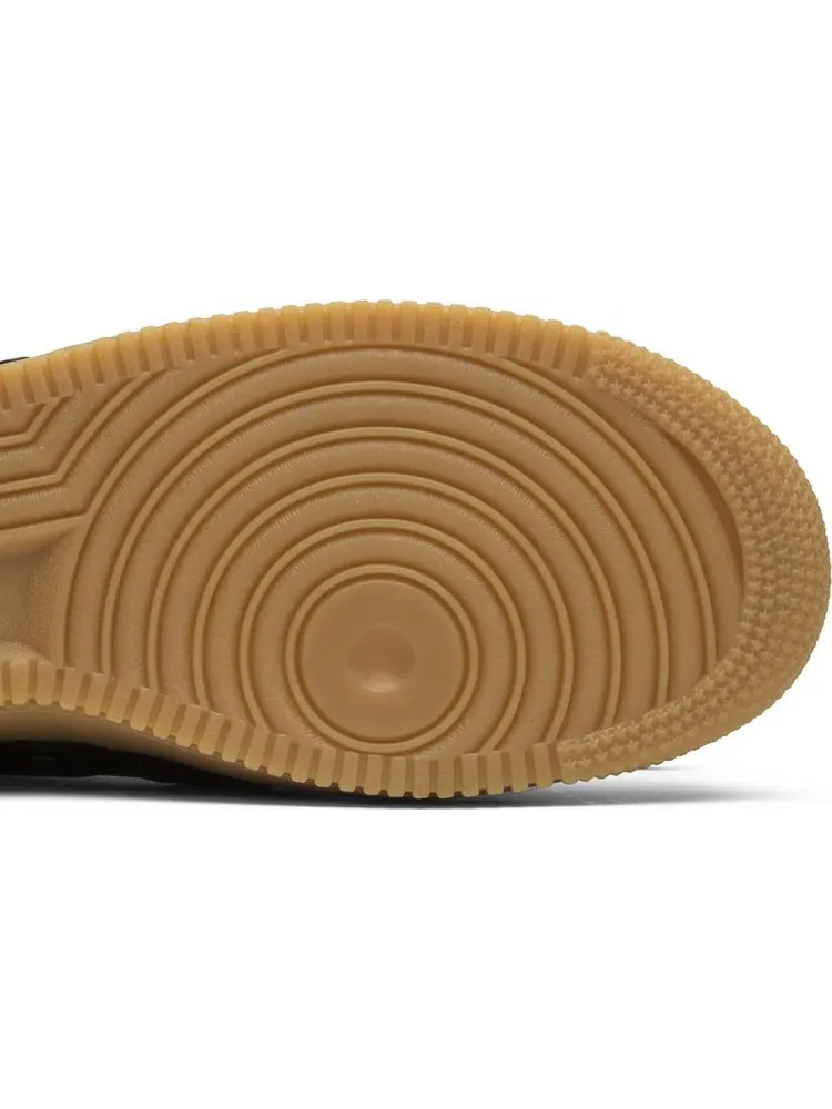 Кроссовки Nike SF Air Force 1 'Gum' — изображение 5 из 8, черный