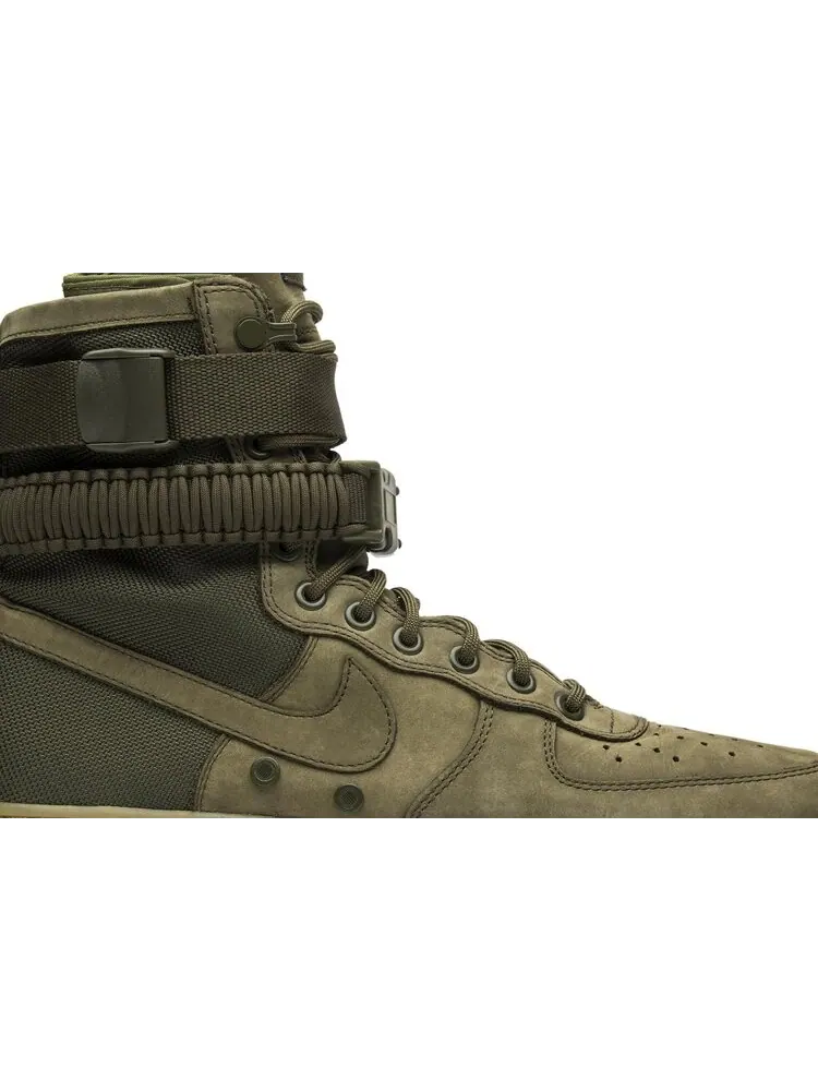 Кроссовки Nike SF Air Force 1 'Faded Olive' — изображение 2 из 8, зеленый