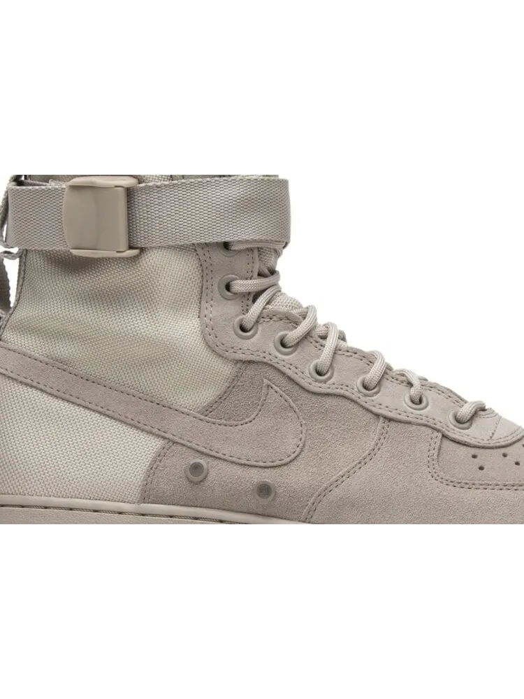 Кроссовки Nike SF Air Force 1 'String' — изображение 2 из 8, загар