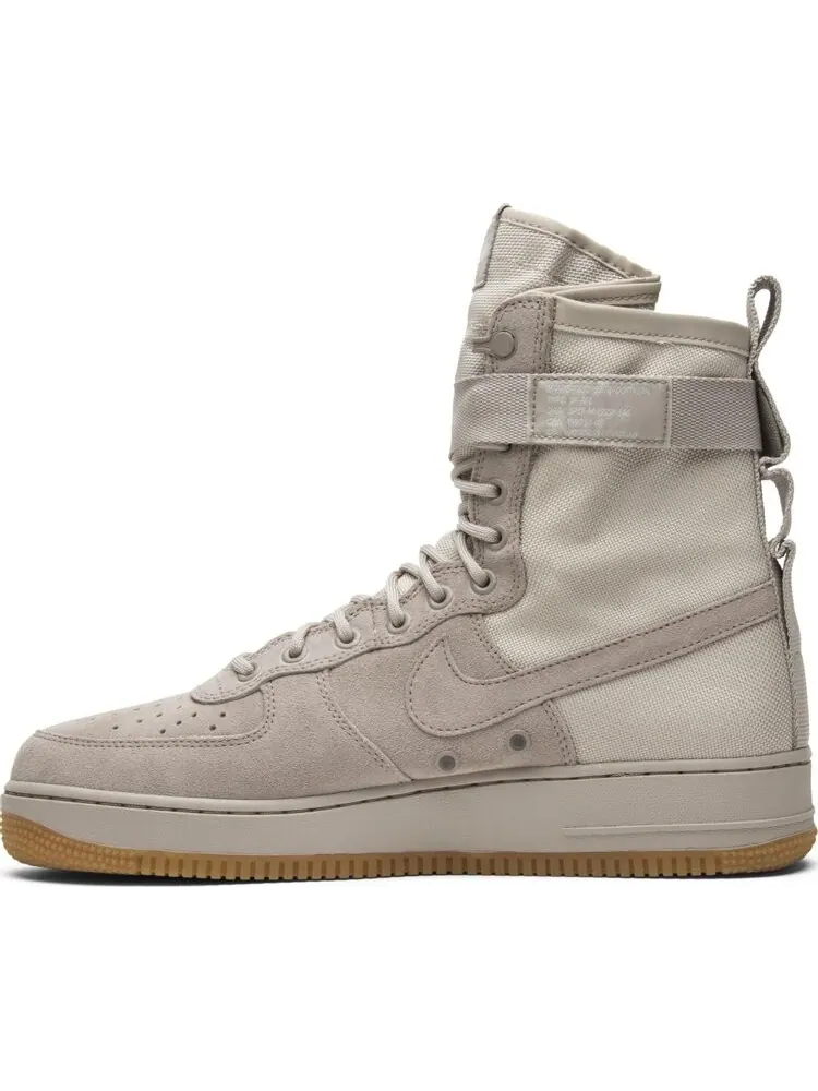 Кроссовки Nike SF Air Force 1 'String' — изображение 3 из 8, загар