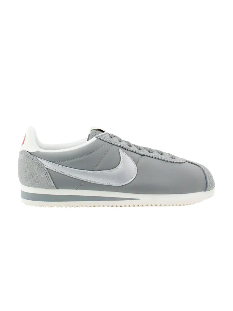 Кроссовки Nike Classic Cortez Nylon Premium 'Medium Grey' — изображение 1 из 1, серый