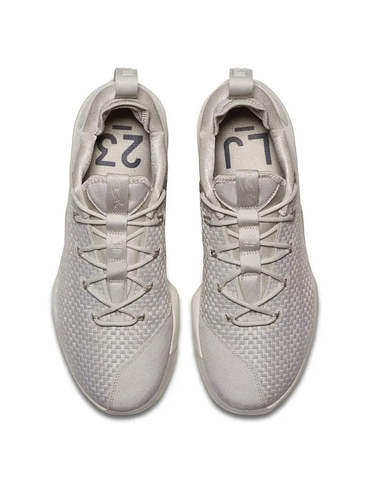 Кроссовки Nike LeBron 14 Low 'Light Bone' — изображение 3 из 4, загар