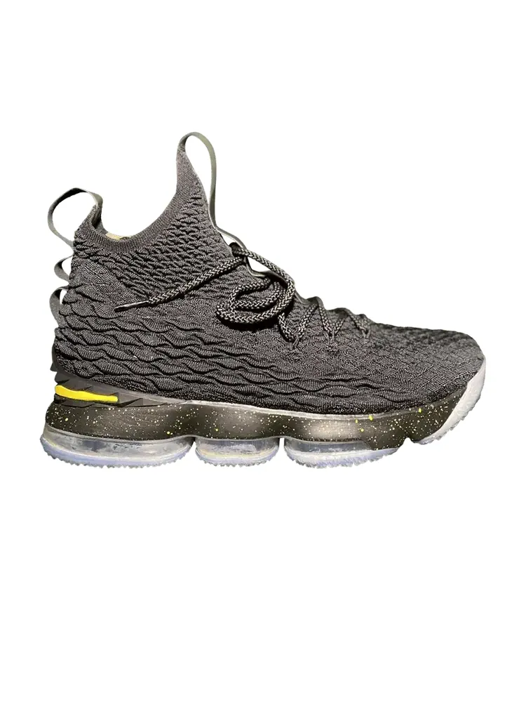 Кроссовки Nike LeBron 15 'Oregon Away' PE — изображение 1 из 1, черный/желтый