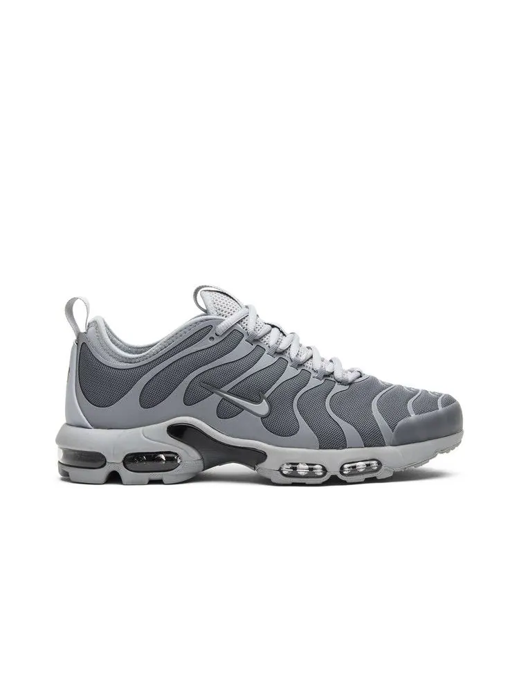 Кроссовки Nike Air Max Plus TN Ultra 'Cool Grey' — изображение 2 из 9, серый/черный-серый