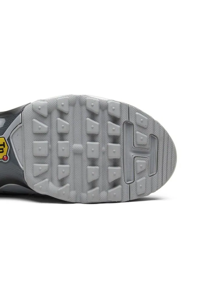 Кроссовки Nike Air Max Plus TN Ultra 'Cool Grey' — изображение 6 из 9, серый/черный-серый