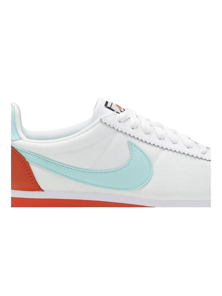 Кроссовки Nike Wmns Classic Cortez Premium — изображение 2 из 4, белый