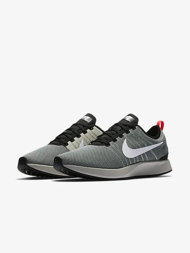 Кроссовки Nike Dualtone Racer 'Pale Grey Solar Red' — изображение 2 из 4, серый