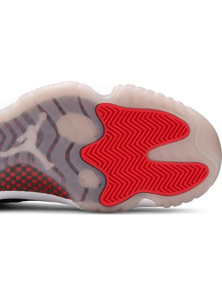 Кроссовки Air Jordan 11 Retro Low IE Bred 2021 — изображение 5 из 8, черный