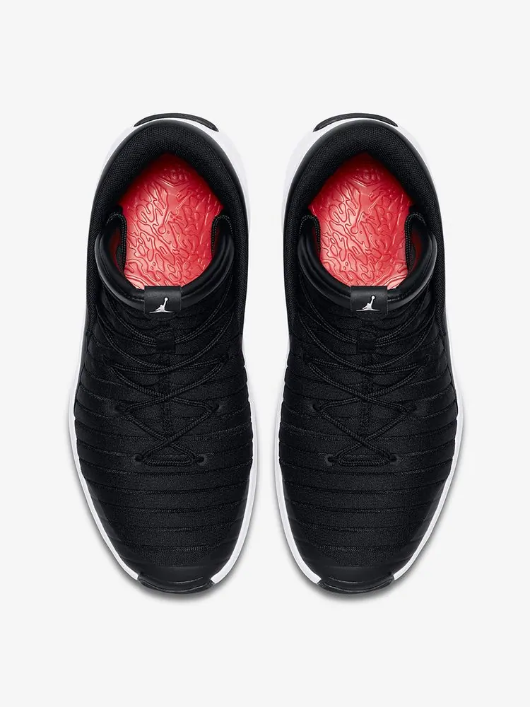 Кроссовки Jordan Flight Luxe — изображение 2 из 5, черный
