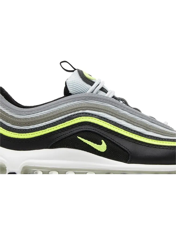 Кроссовки Air Max 97 GS 'Platinum Black Volt' — изображение 2 из 4, серый
