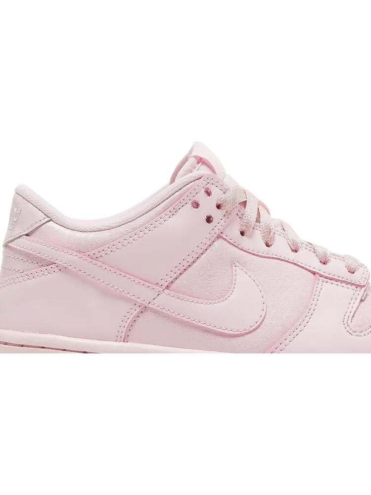 Кроссовки Nike Dunk Low SE GS 'Prism Pink' — изображение 2 из 8, розовый
