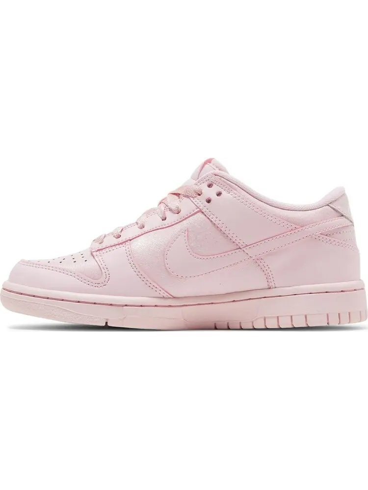 Кроссовки Nike Dunk Low SE GS 'Prism Pink' — изображение 3 из 8, розовый