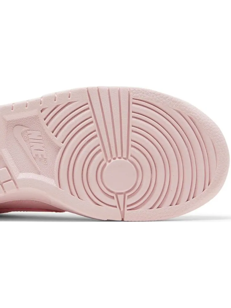 Кроссовки Nike Dunk Low SE GS 'Prism Pink' — изображение 5 из 8, розовый
