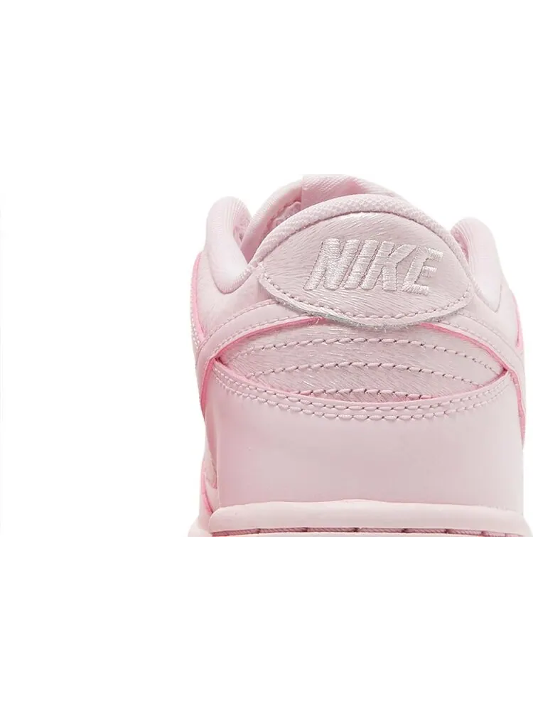 Кроссовки Nike Dunk Low SE GS 'Prism Pink' — изображение 7 из 8, розовый