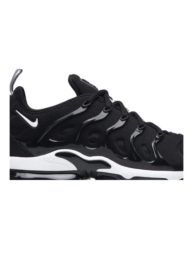 Кроссовки Nike Air VaporMax Plus 'Overbranding' — изображение 2 из 4, черный