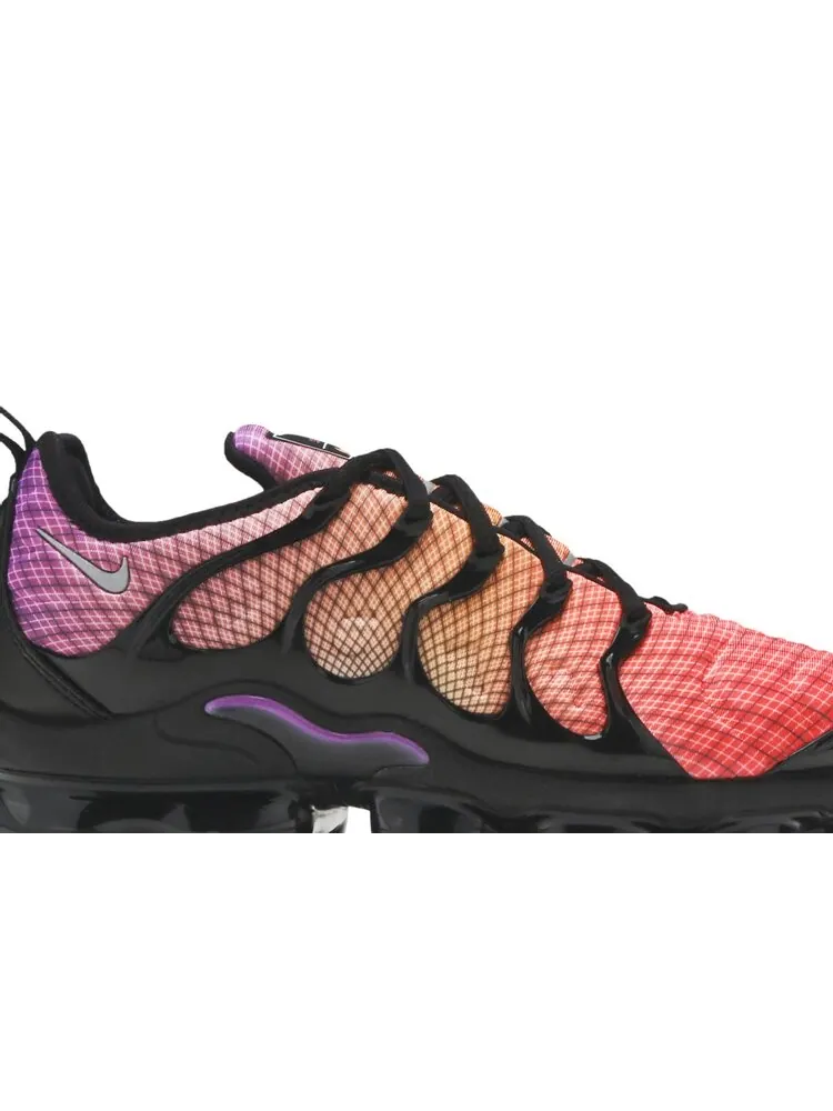 Кроссовки Nike Air VaporMax Plus 'Grid Sunset' — изображение 2 из 4, оранжевый