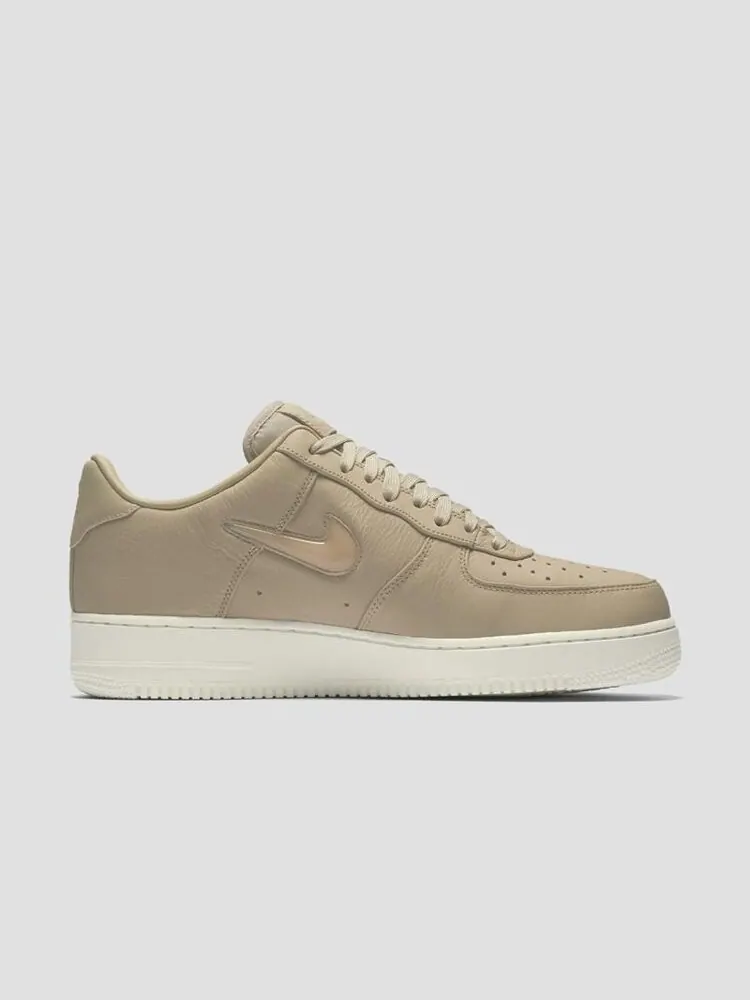 Кроссовки Nike Air Force 1 Low PRM 'Jewel' — изображение 4 из 6, загар