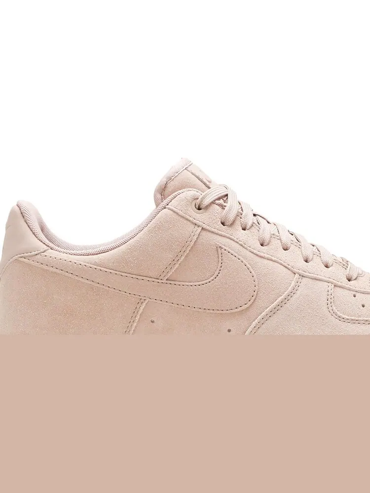 Кроссовки Nike Air Force 1 07 LV8 Suede 'Particle Pink' — изображение 2 из 8, розовый
