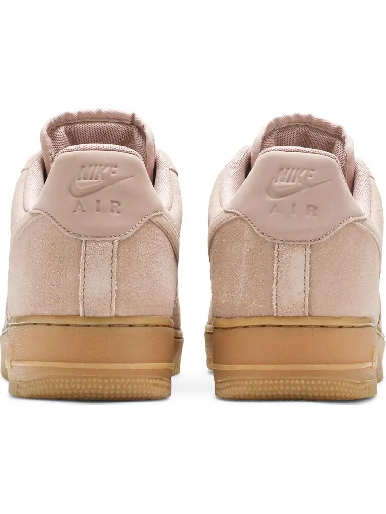 Кроссовки Nike Air Force 1 07 LV8 Suede 'Particle Pink' — изображение 6 из 8, розовый