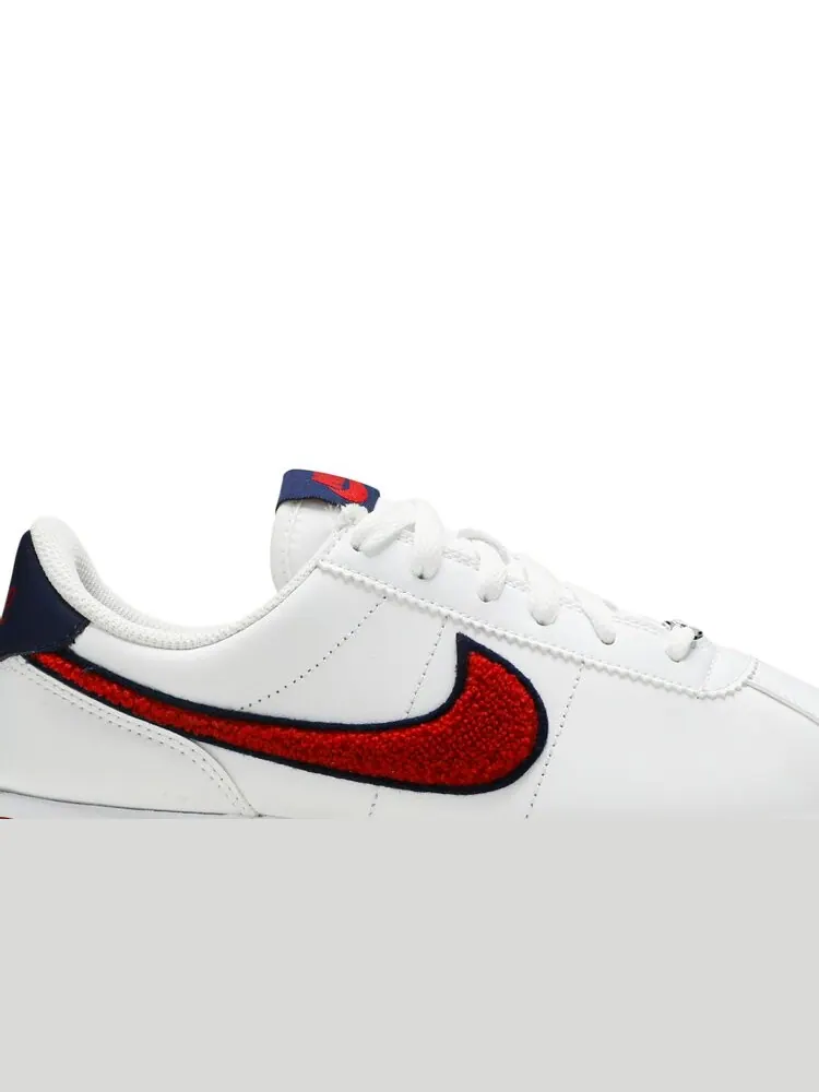 Кроссовки Nike Cortez Basic Leather SE GS 'White' — изображение 2 из 4, белый