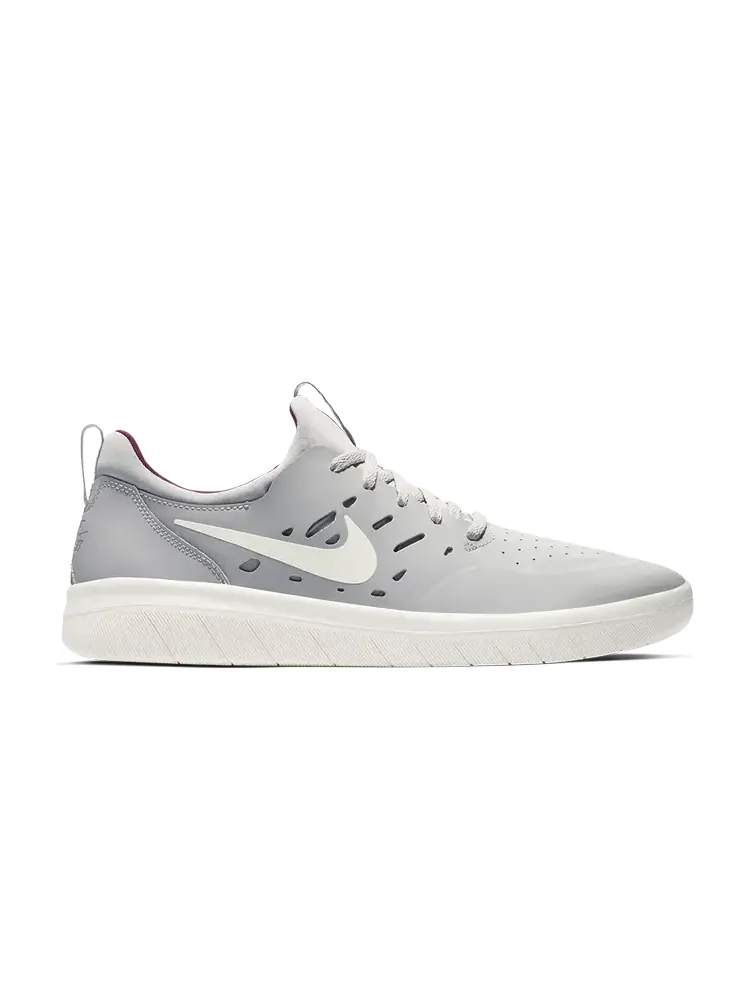 Кроссовки Nike Nyjah Free SB 'Atmosphere Grey' — изображение 1 из 1, серый