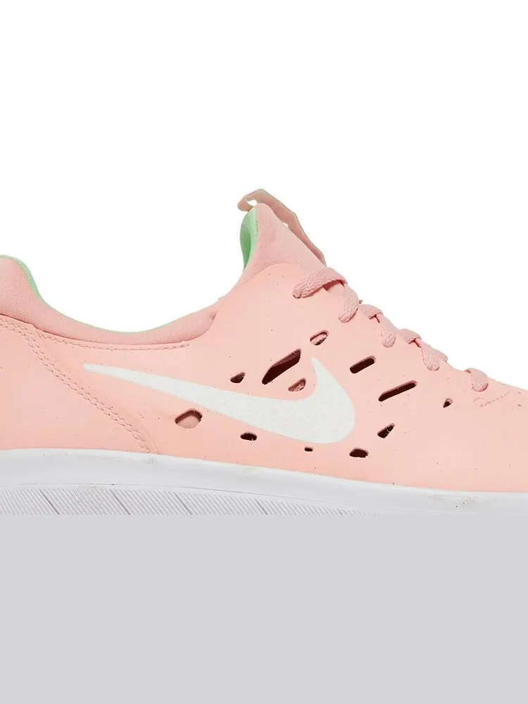 Кроссовки Nike Nyjah Free SB 'Sushi' — изображение 2 из 8, розовый