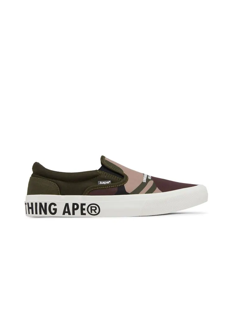 Тапочки AAPE Slip-On 'Green Camo' — изображение 1 из 8, зеленый