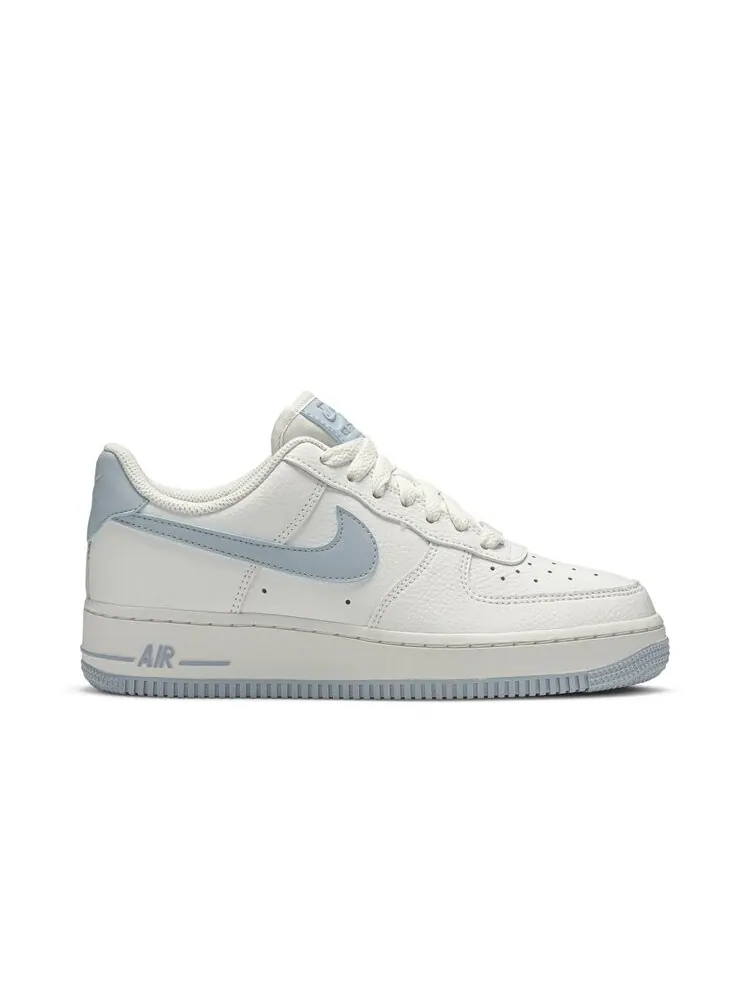 Кроссовки Nike Wmns Air Force 1 Low '07 Patent 'Light Armory Blue' — изображение 1 из 4, синий
